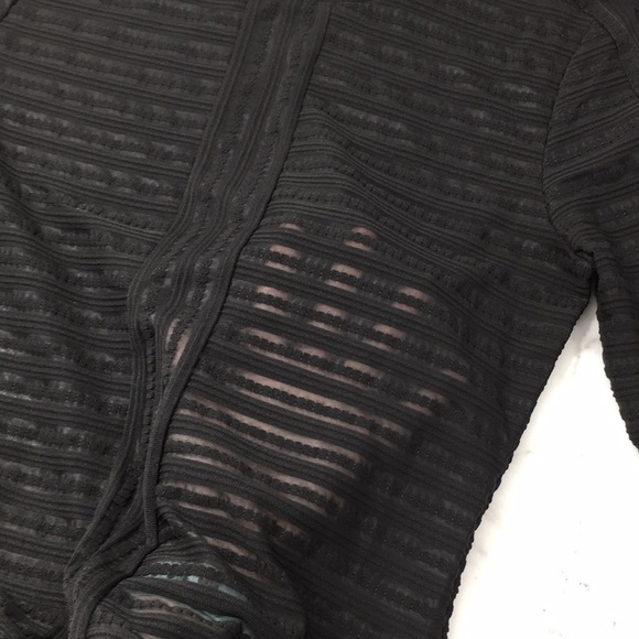 BCBG MaxAzria Black Jacquard Knit Pullover Blouse Womens Small Long Sleeve - Picture 11 of 11